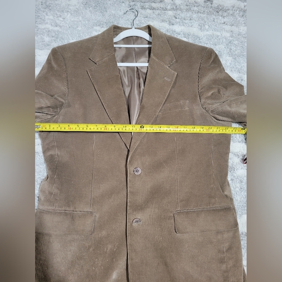 Men's Tan Corduroy Blazer - Picture 9 of 12